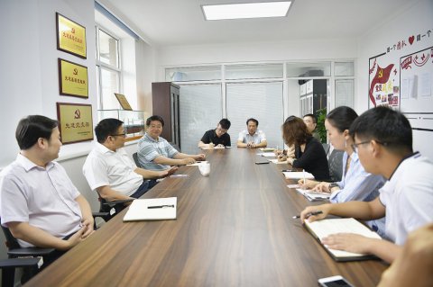 省港口集團(tuán)領(lǐng)導(dǎo)對我司航運部進(jìn)行調(diào)研