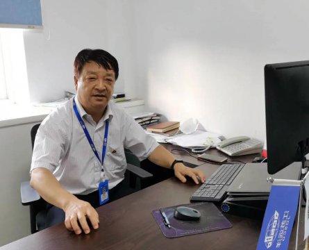 【先鋒風(fēng)采】心系船舶安全 恪盡職守護(hù)航 ——記省港口集團(tuán)優(yōu)秀共產(chǎn)黨員、江蘇遠(yuǎn)洋安全總監(jiān)駱成華